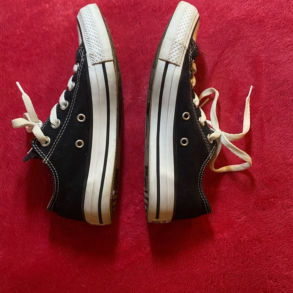 Black low converse womens